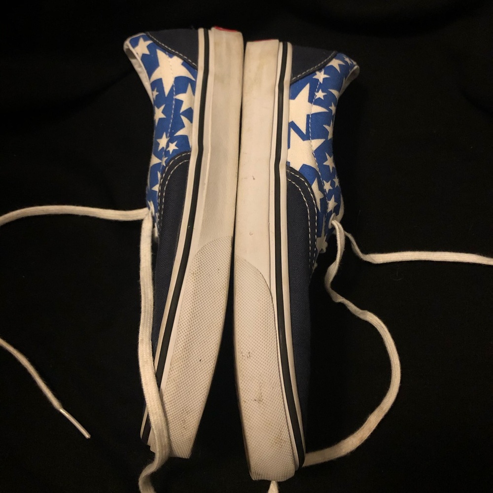 Vans - Picture 2 of 4